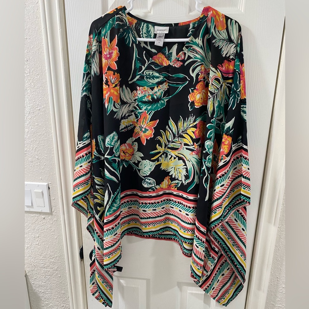 Multi color 3x Avenue top